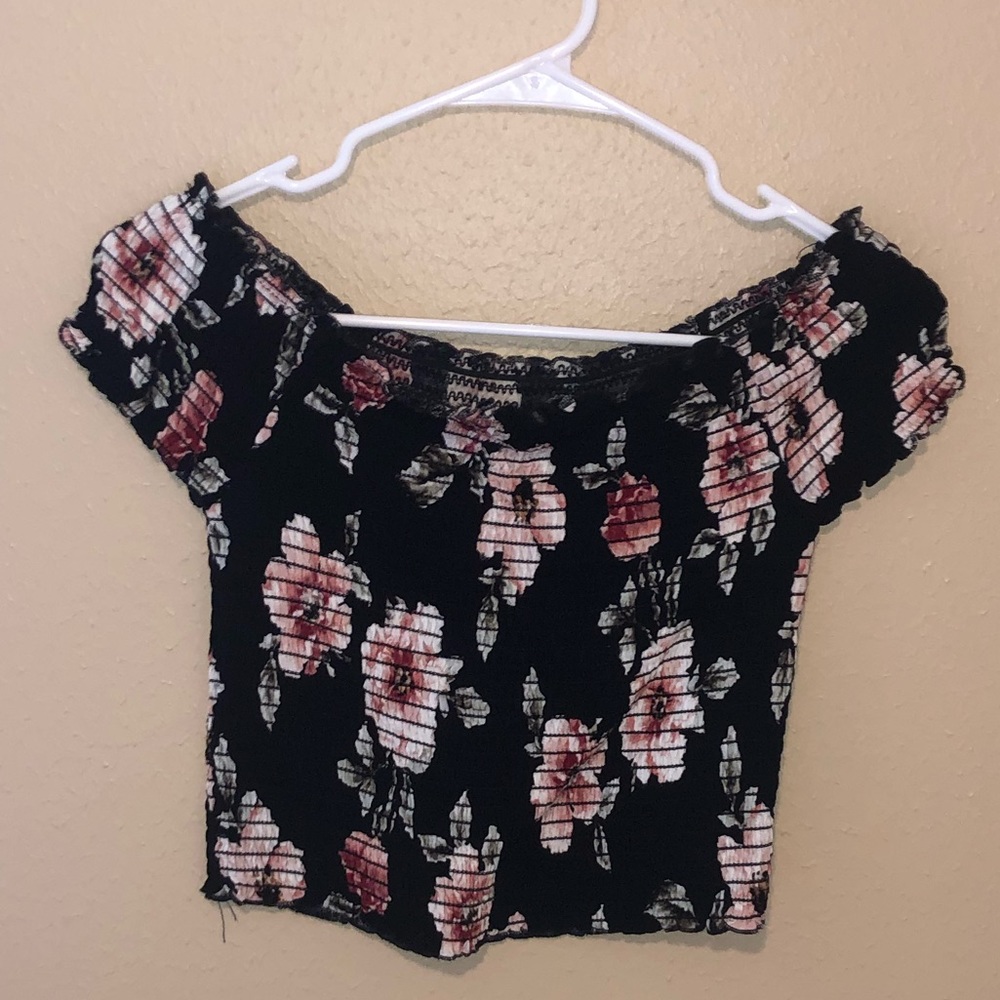 Kendall & Kylie off the shoulder crop top